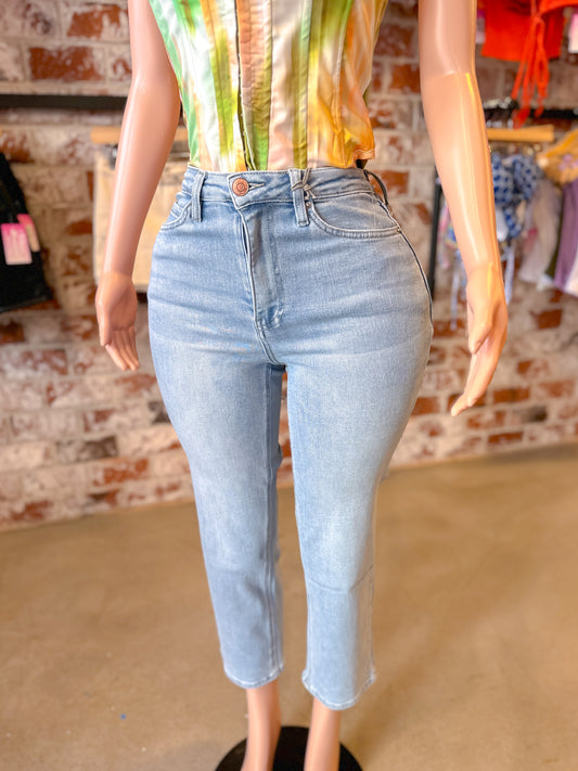 Wendy Straight Jeans (Light Blue)