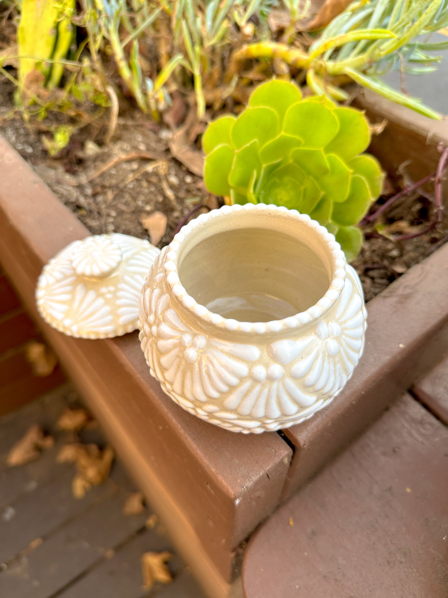 Talavera Small Sugar Bowl (White & Cream)