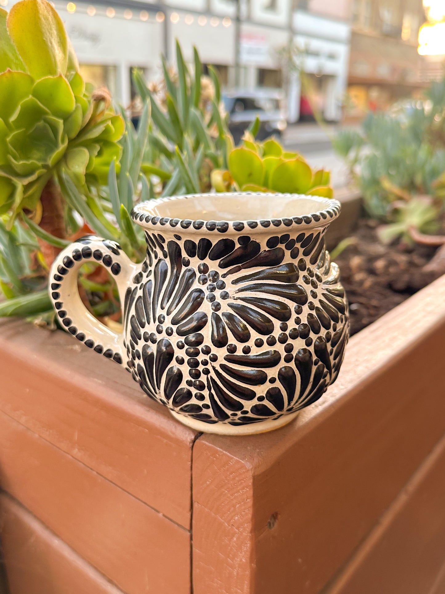 Talavera Jarrito Mug (Black & Cream)