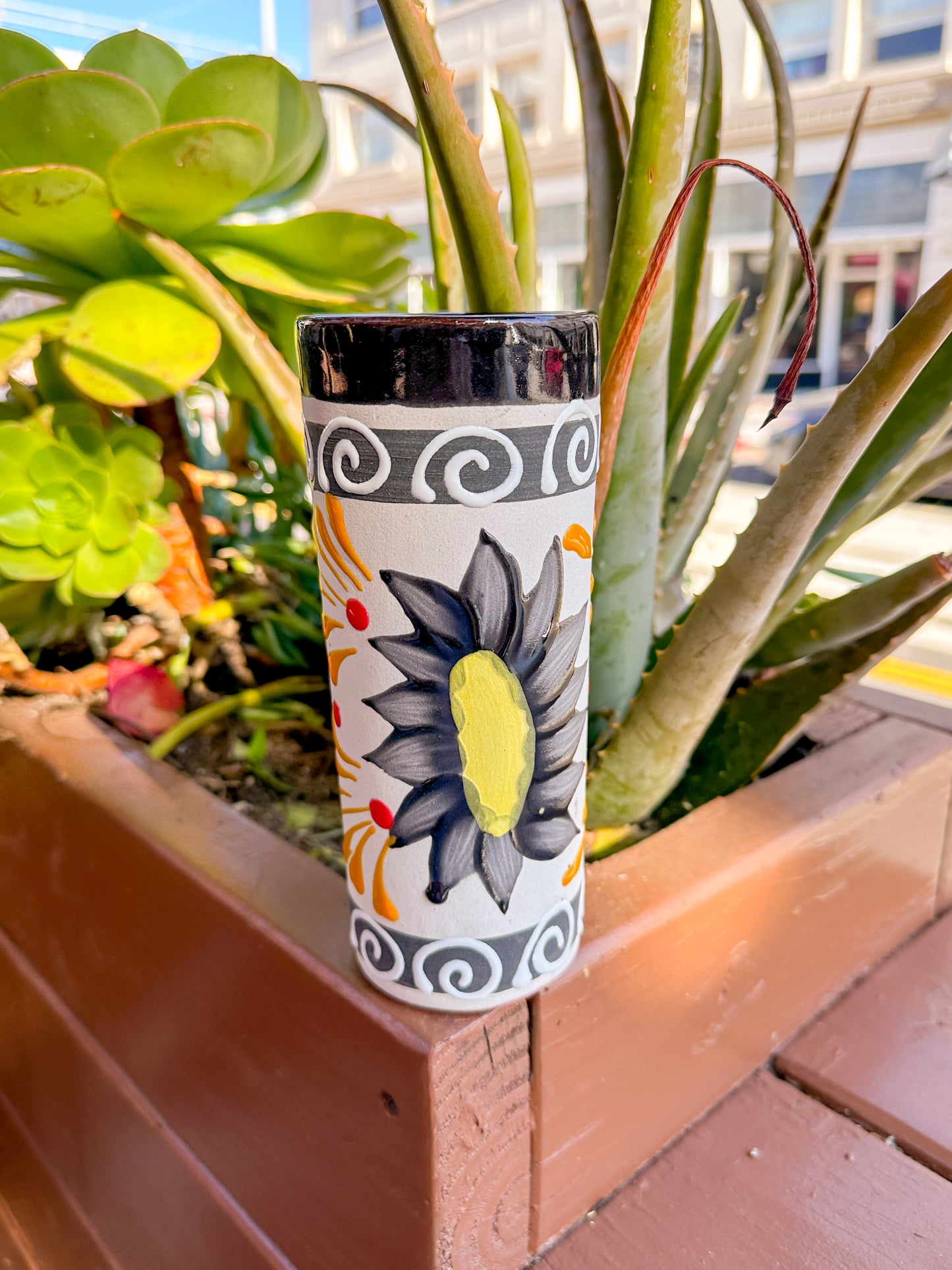 Artisanal Vaso/Vase (Black & Sunflower)