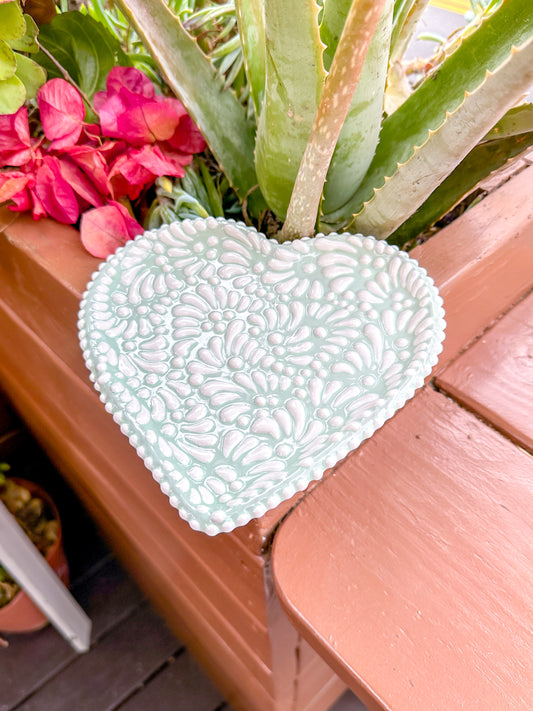 Talavera Heart Plate (Mint & White)