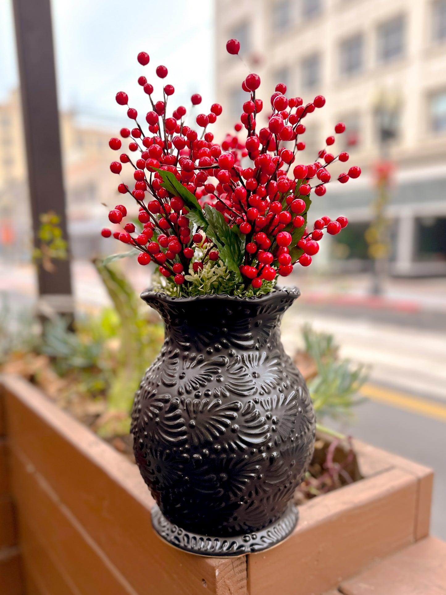 Talavera Large Vase (All Black)