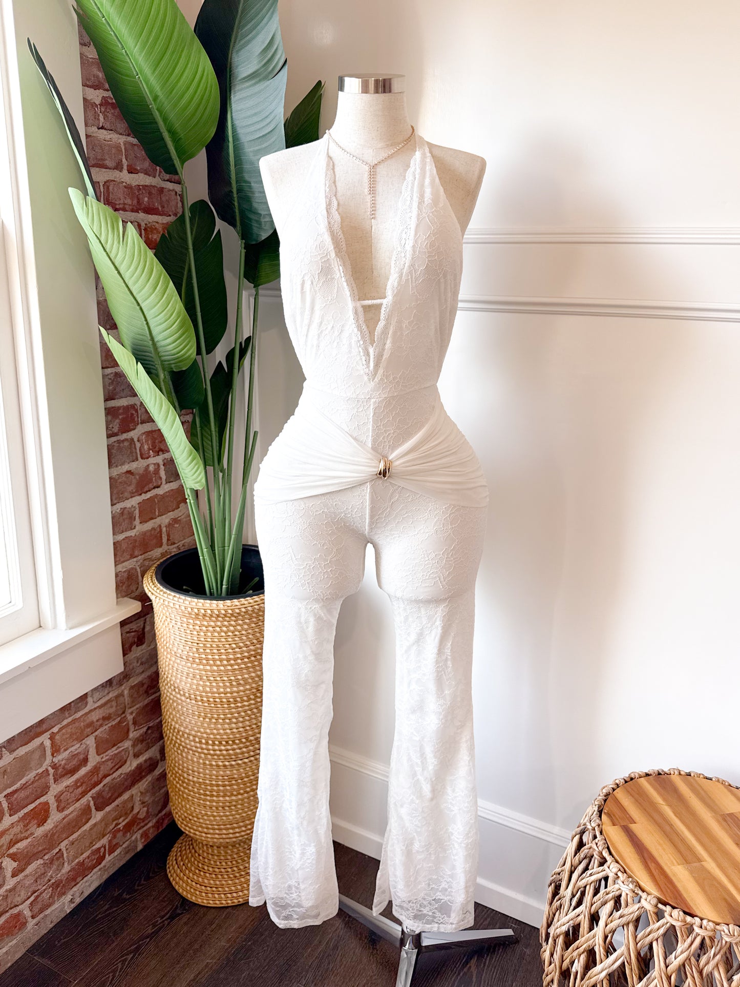Pearl Kiss Jumpsuit (White)