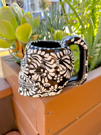 Talavera Large Skull (Black & White)