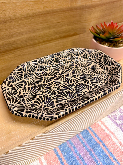 Talavera Medium Bowl Plate (Black & Cream)