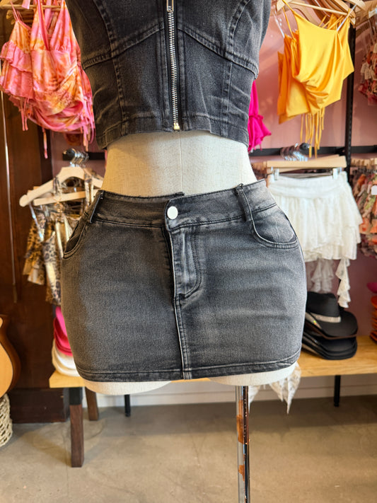 Throwback Skirt(Dark wash)