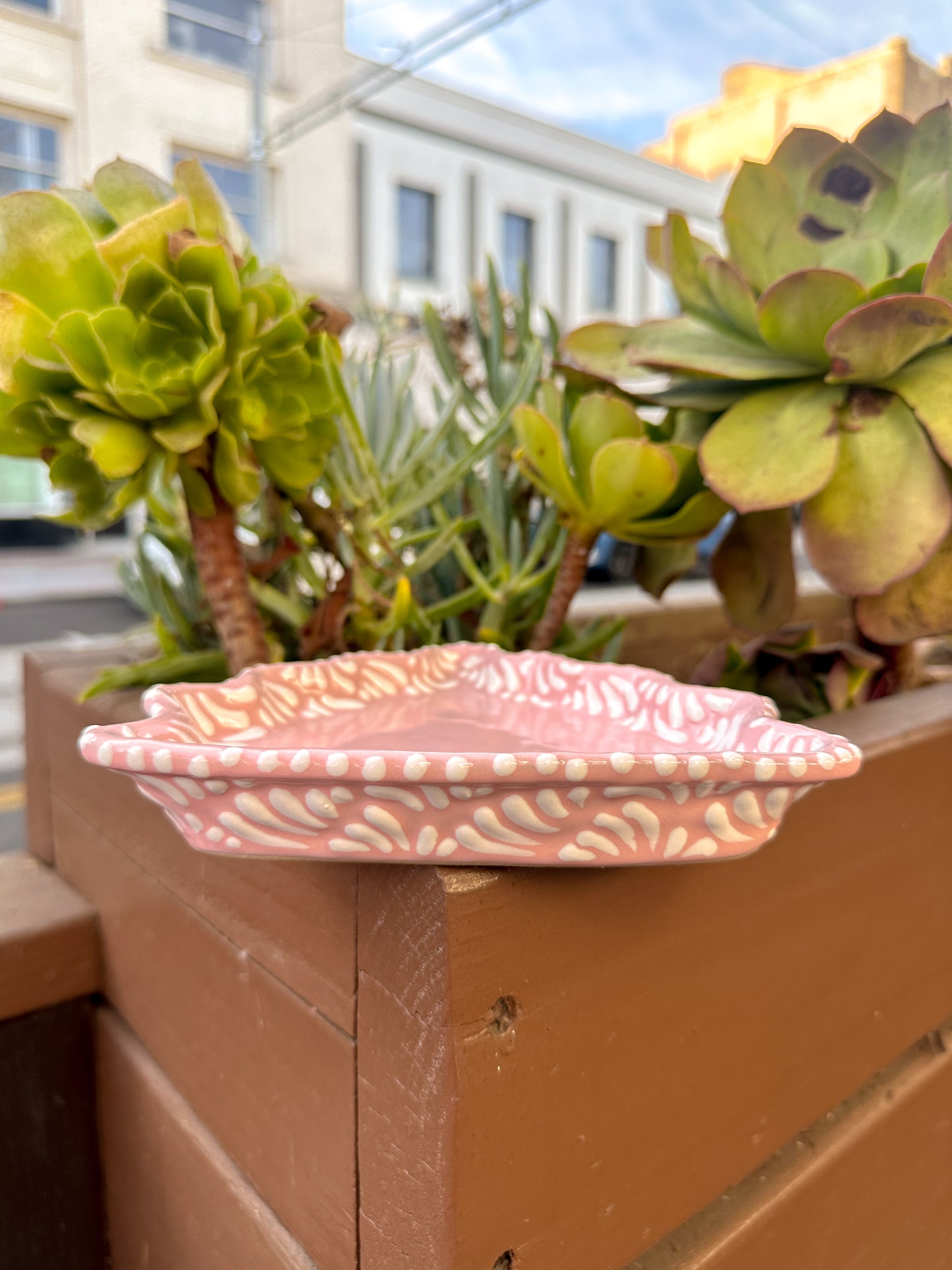 Talavera Christmas Tree Plate (Pink & White)