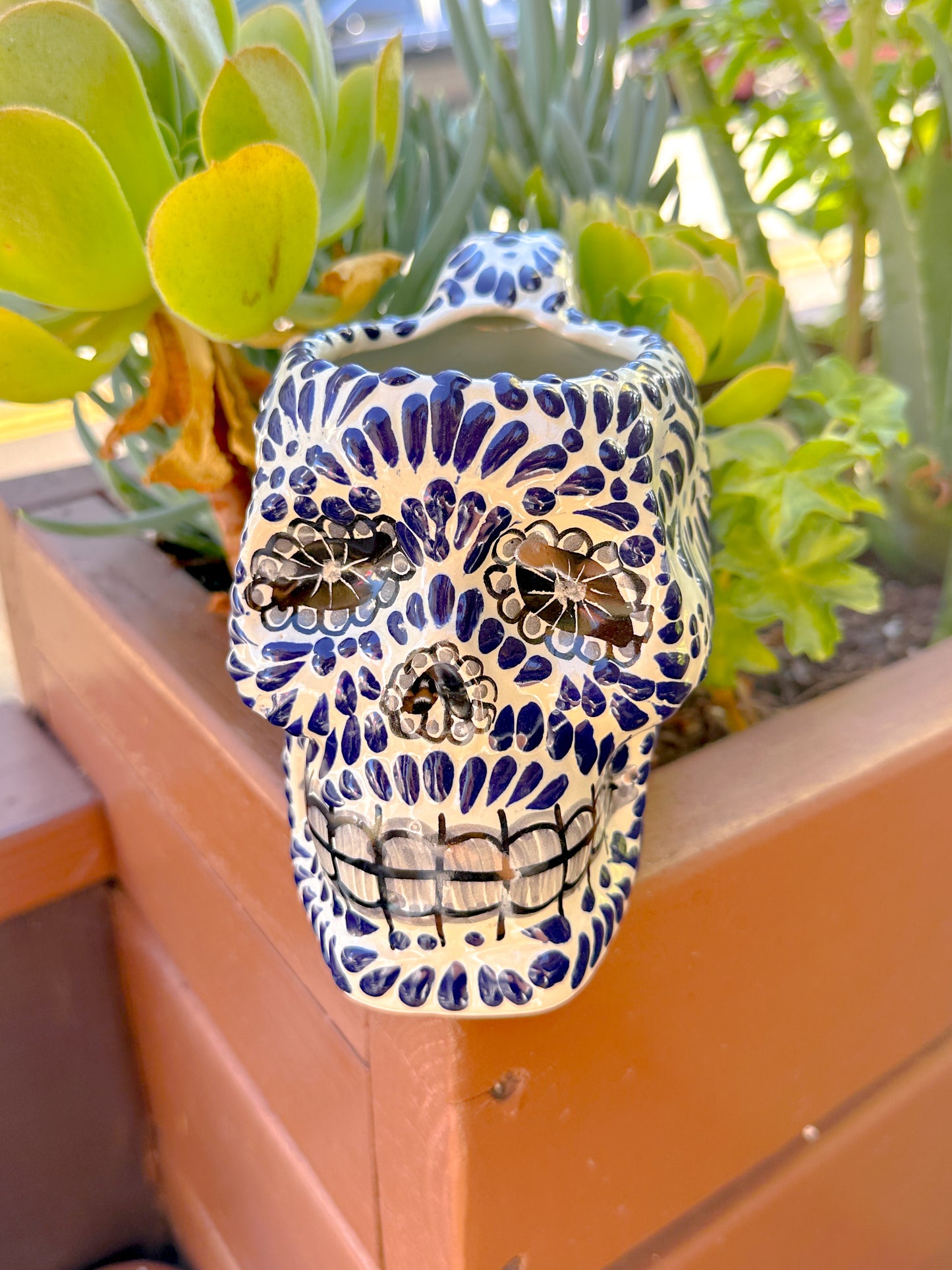 Talavera Large Skull (Blue & White)