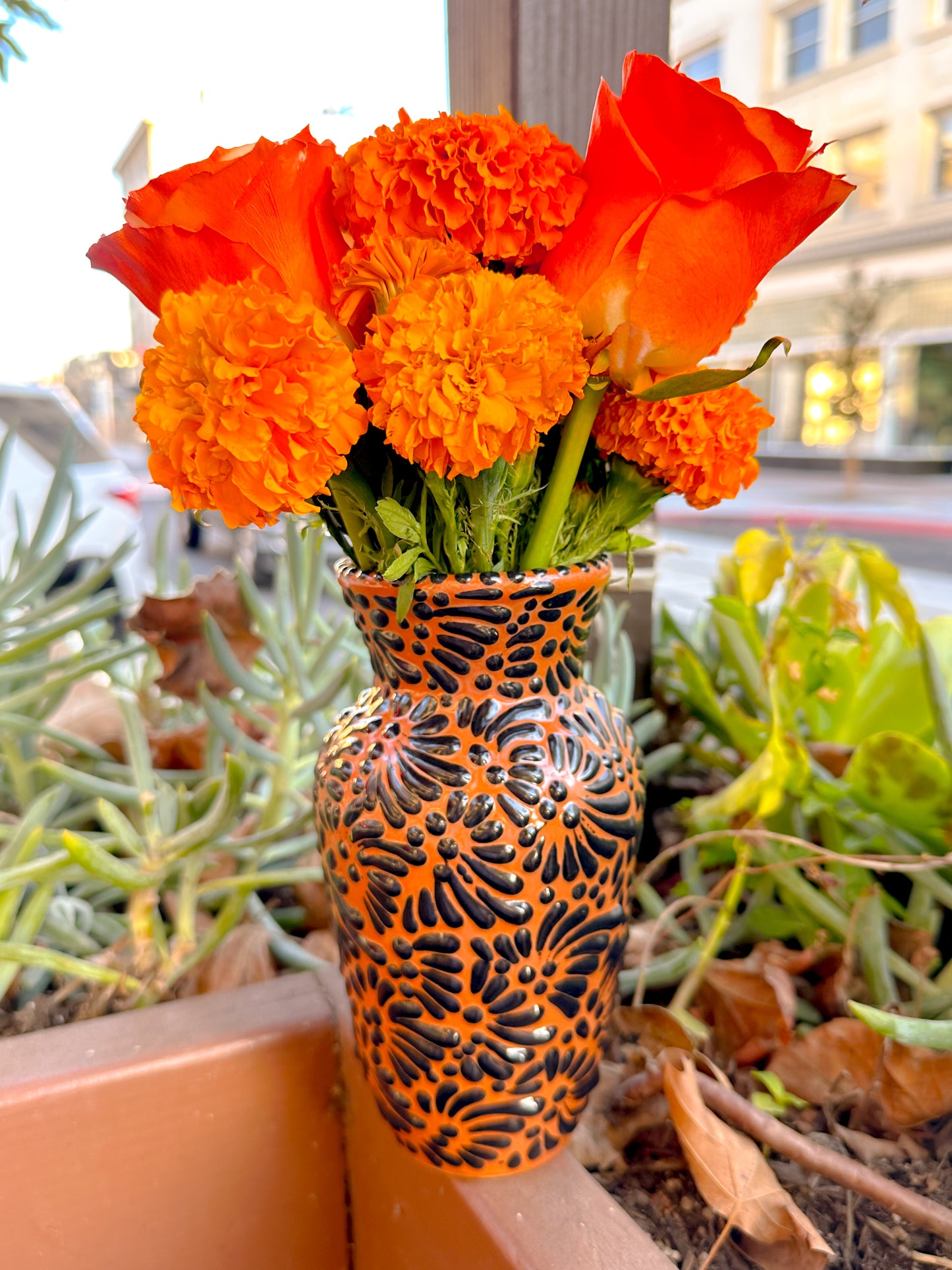 Talavera Small Flower Vase (Brown & Black)