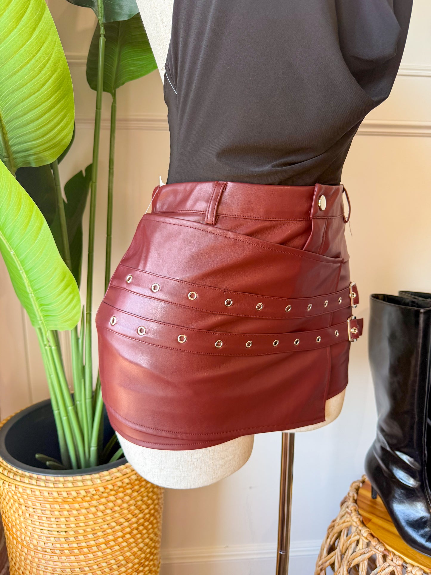Sin Miedo Skort Burgundy