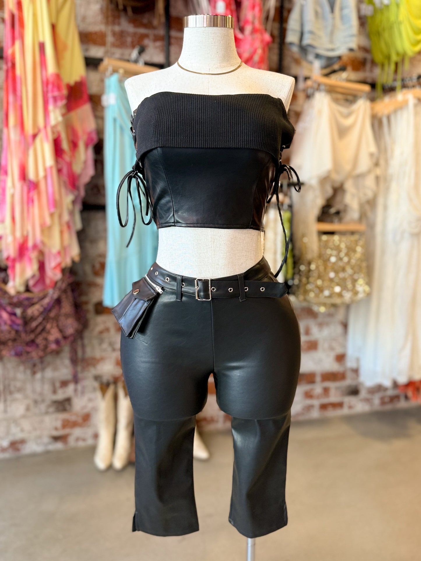 No Curfew Leather Capris (Black)